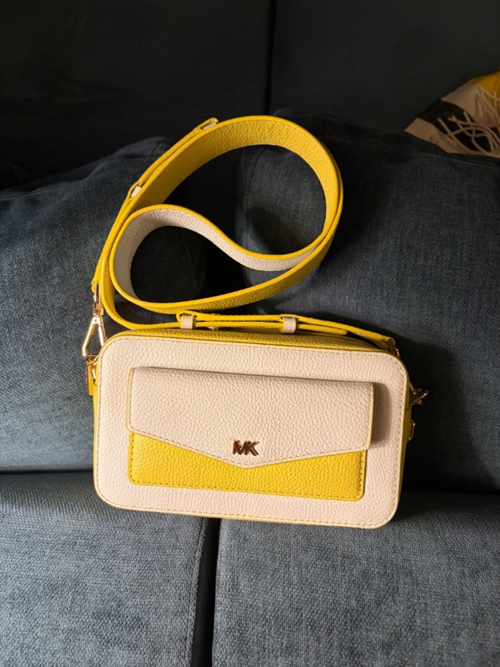 Michael Kors Mott small two-tone pebbled leather camera bag optic white